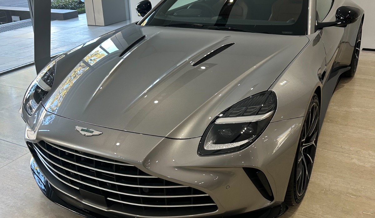 Aston Martin Vantage: the velvet hammer