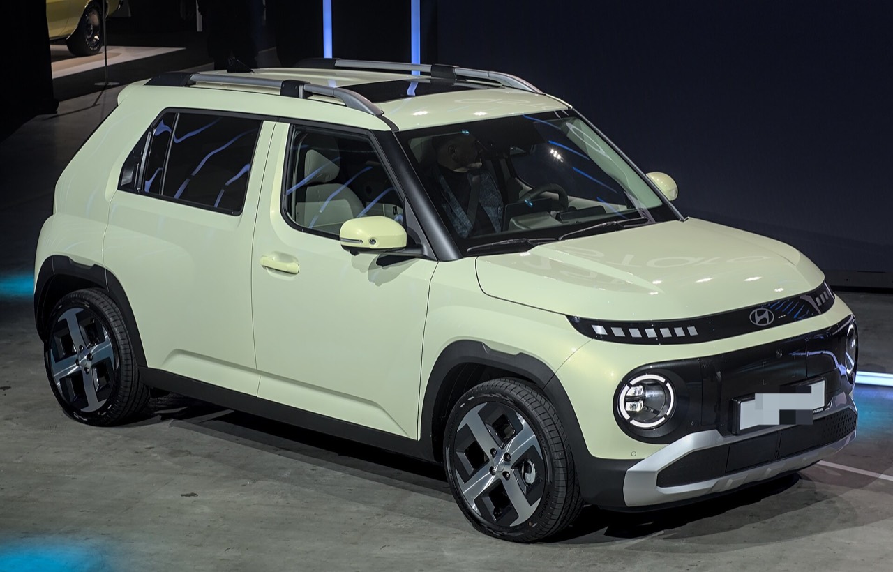 Hyundai Inster Cross. Photo: Alexander-93, CC BY-SA 4.0, via Wikimedia Commons; plates blurred per our privacy policy.