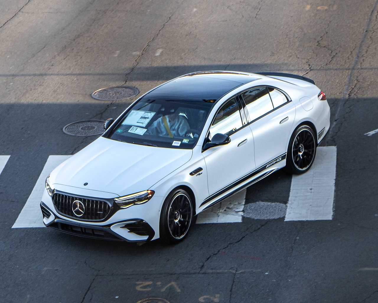 Mercedes-AMG E 53 Hybrid 4MATIC+.